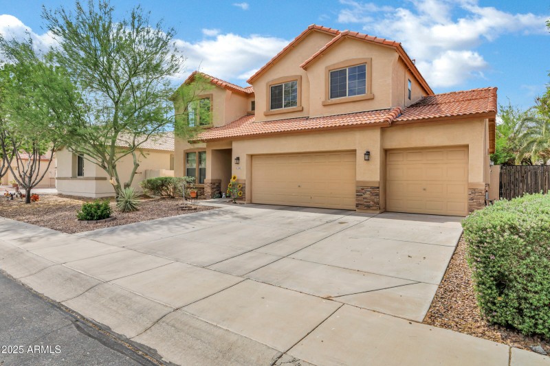 1565 E Prickly Pear Pl-2