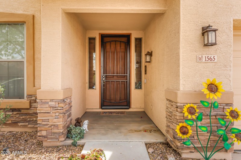 1565 E Prickly Pear Pl-5