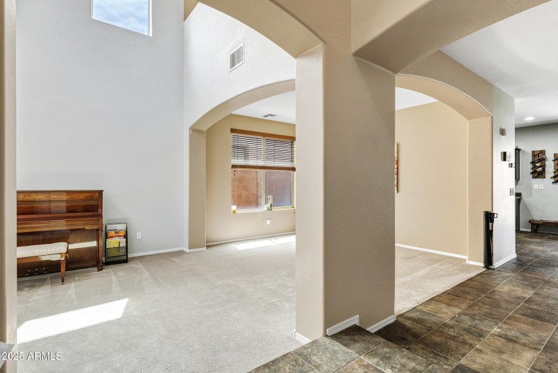 1565 E Prickly Pear Pl-7