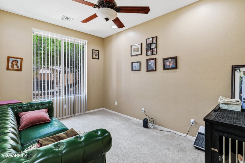 1565 E Prickly Pear Pl-23