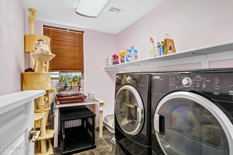 1565 E Prickly Pear Pl-25