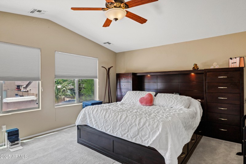 1565 E Prickly Pear Pl-36