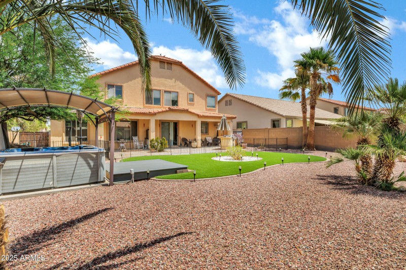 1565 E Prickly Pear Pl-42