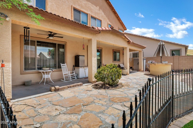 1565 E Prickly Pear Pl-47