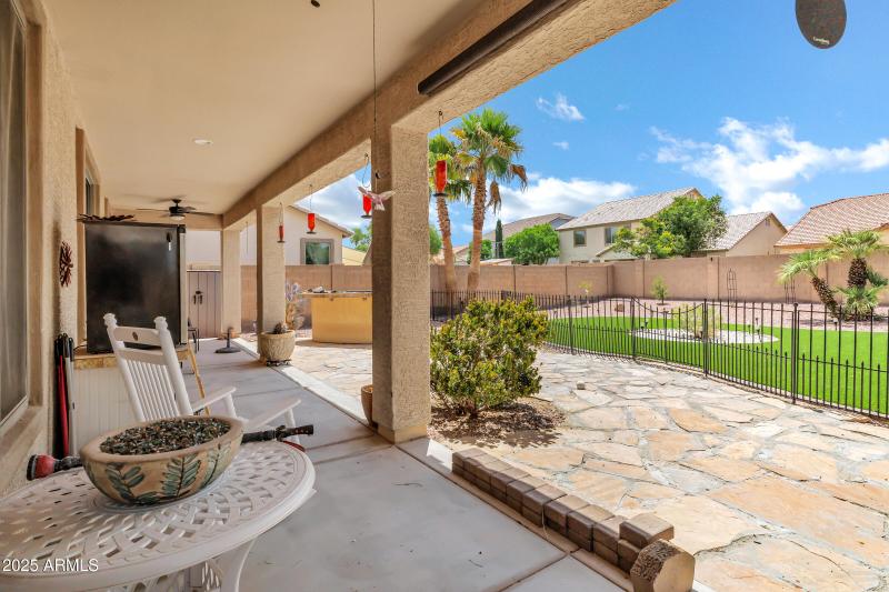 1565 E Prickly Pear Pl-49