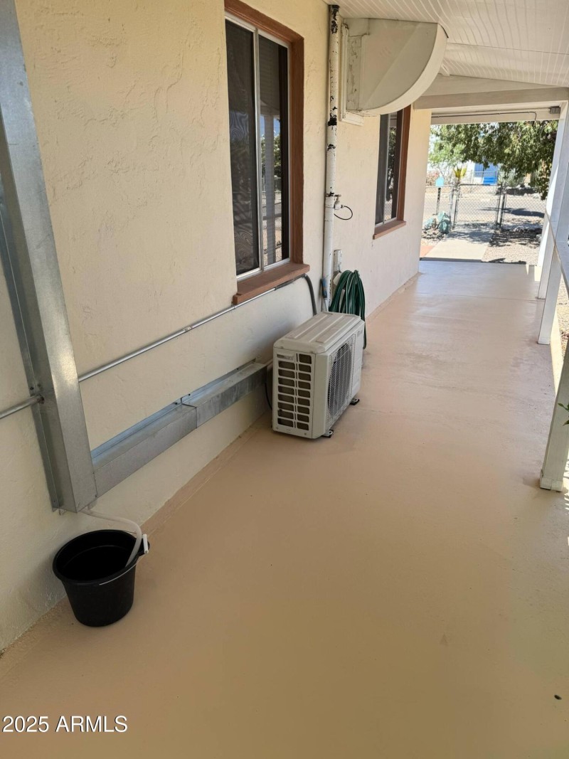 521 W Lomita Exterior