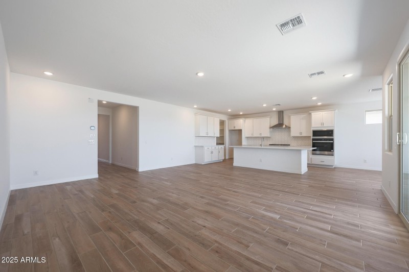 PHX_TierraVistoso_Lot 2010_Burgundy_1742