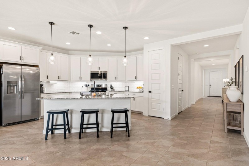 19968 W Flower St - 06