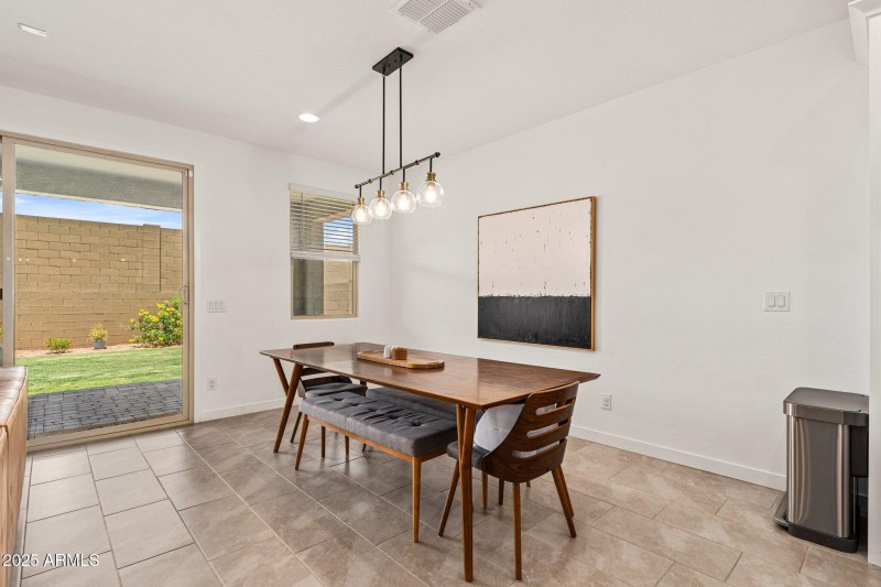 19968 W Flower St - 10