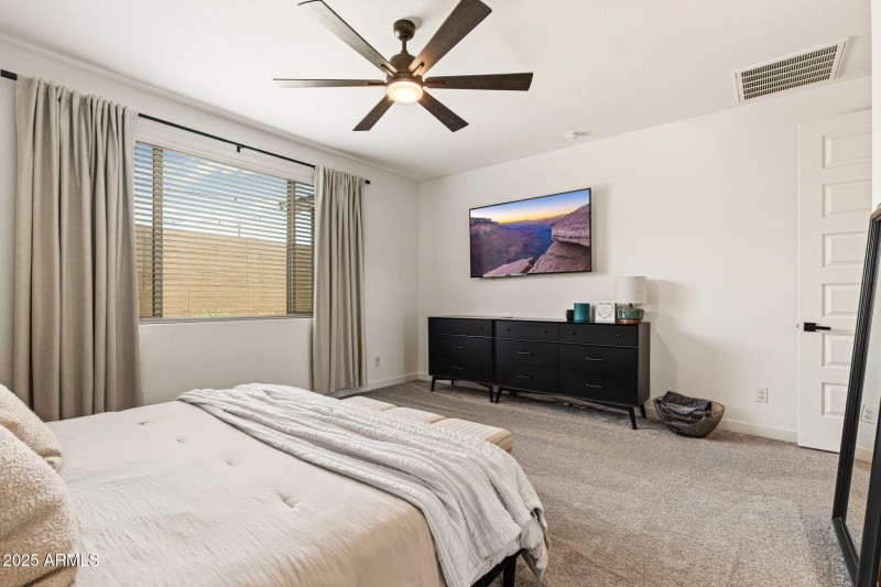 19968 W Flower St - 16