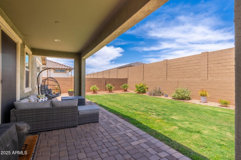 19968 W Flower St - 29