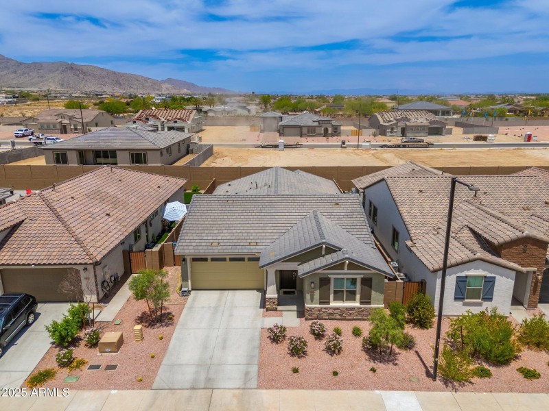 19968 W Flower St - 34