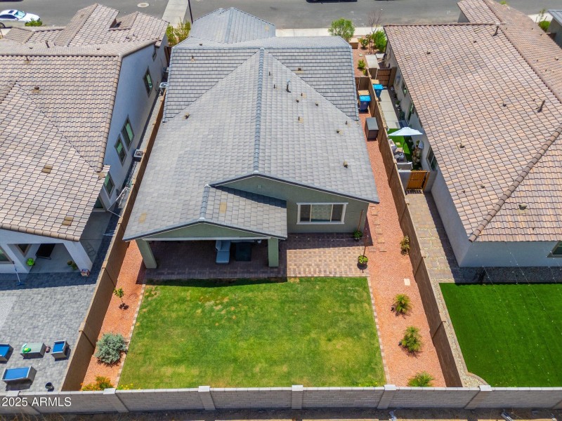 19968 W Flower St - 37