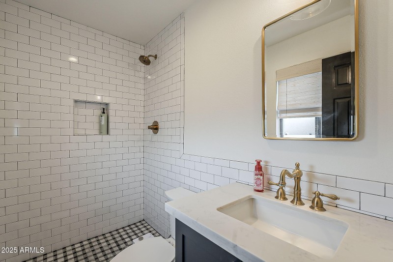 24-web-or-mls-Monte Vista-24