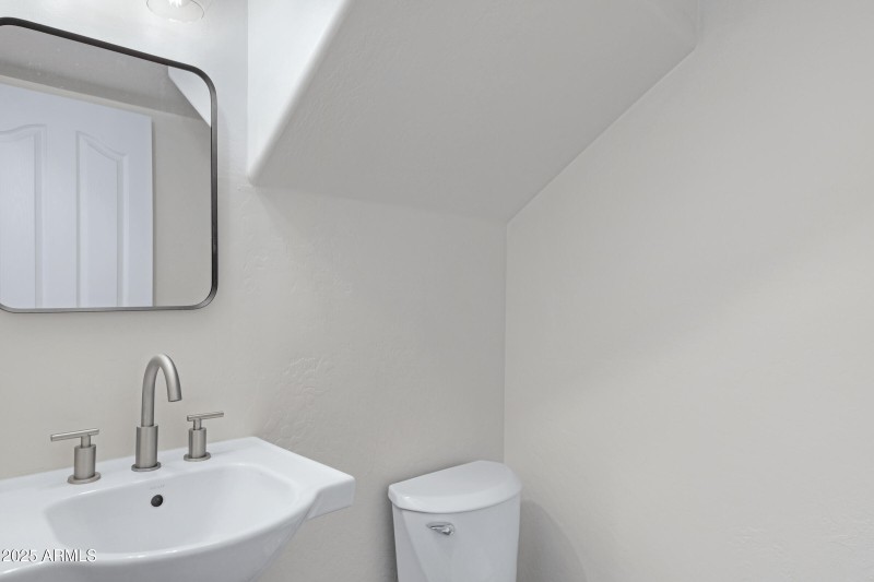 1563 S Longspur Ln-15