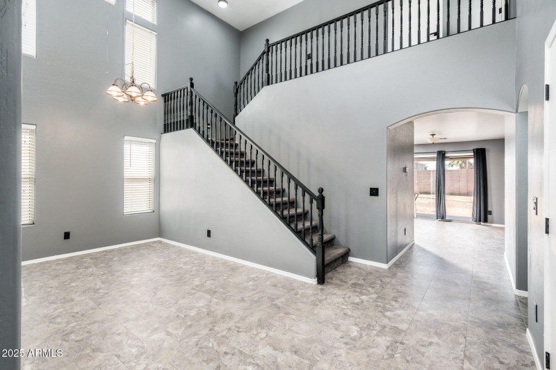 9735 W Kirby Ave - MLS-11