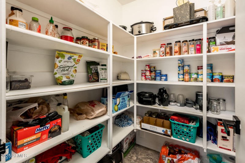 9735 W Kirby Ave - MLS-21