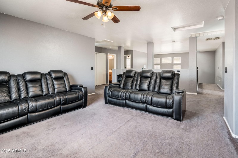 9735 W Kirby Ave - MLS-25