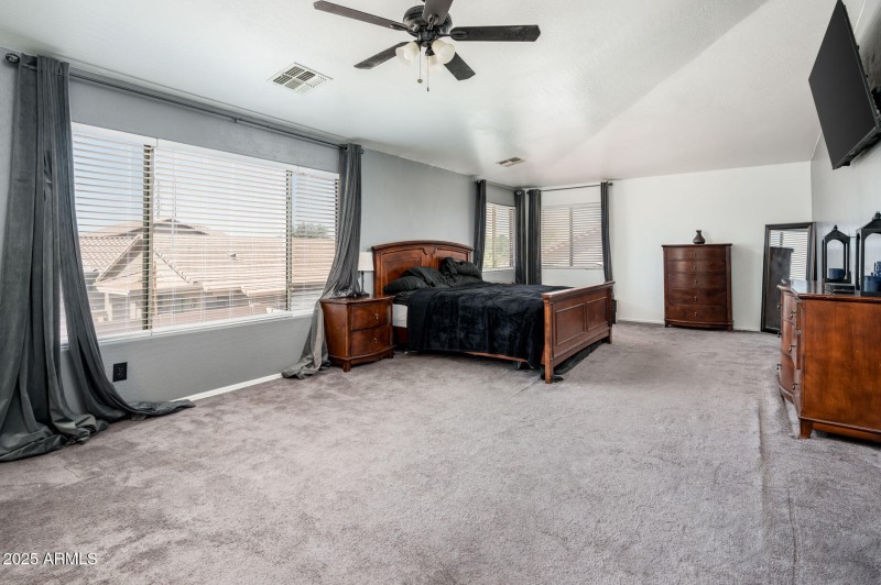 9735 W Kirby Ave - MLS-27