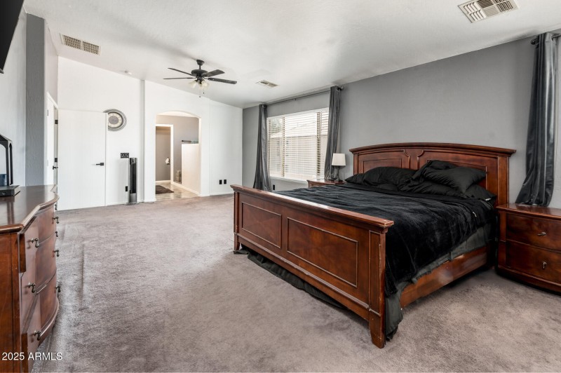 9735 W Kirby Ave - MLS-28