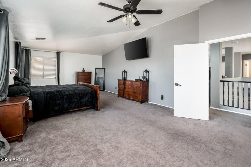 9735 W Kirby Ave - MLS-29