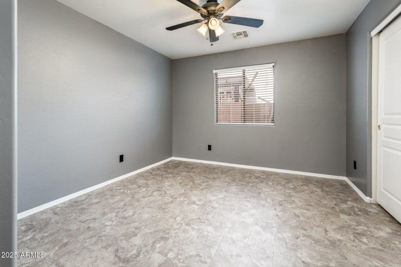 9735 W Kirby Ave - MLS-32