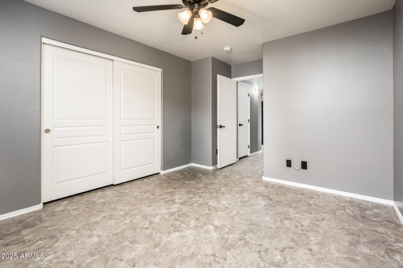 9735 W Kirby Ave - MLS-33