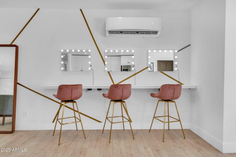 13-web-or-mls-8614 E Rose Lane-13