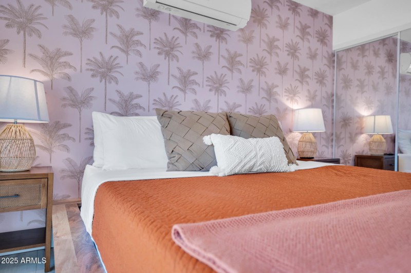 22-web-or-mls-8614 E Rose Lane-22