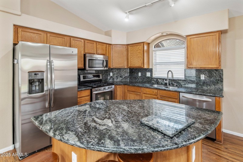 25-web-or-mls-D46A0796