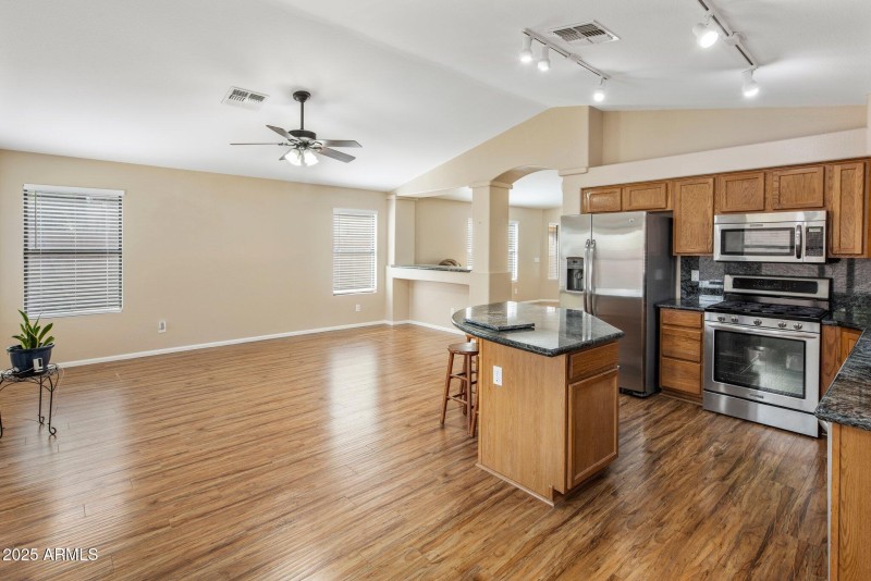 26-web-or-mls-D46A0801