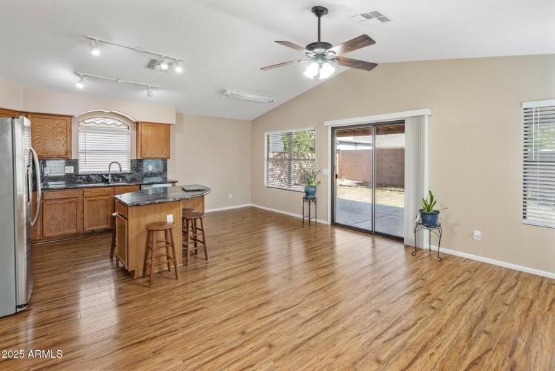 27-web-or-mls-D46A0806