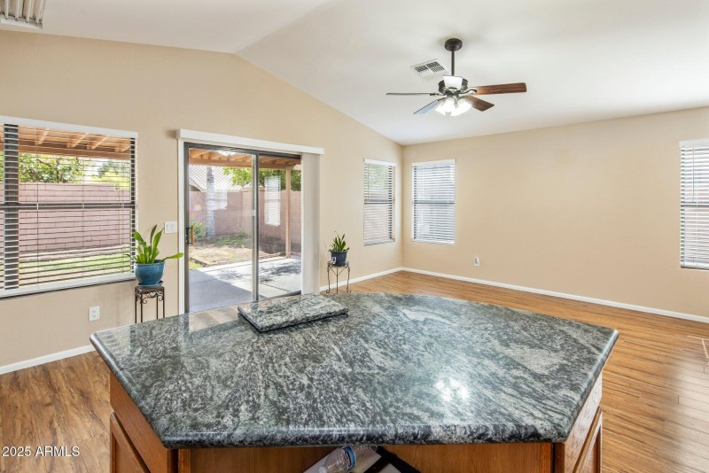 28-web-or-mls-D46A0809