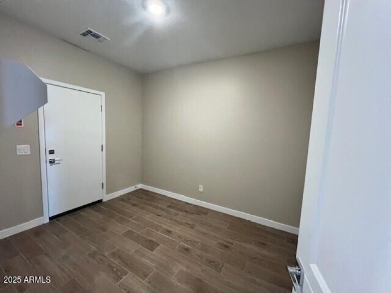 BR45 lot 202 Laundry Room