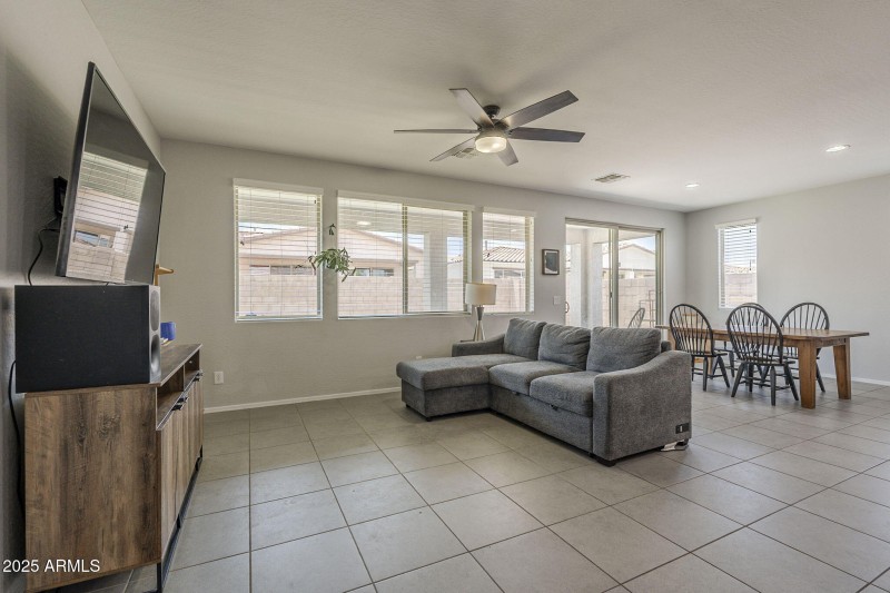 8-web-or-mls-Desert Spoon-8