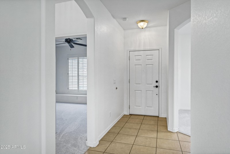 3640 E Torrey Pines Ln-10