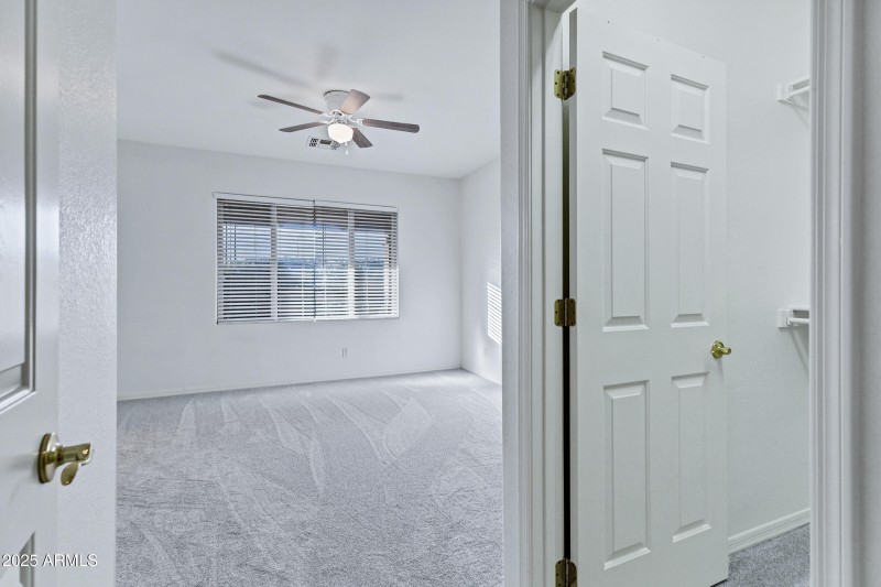 3640 E Torrey Pines Ln-26