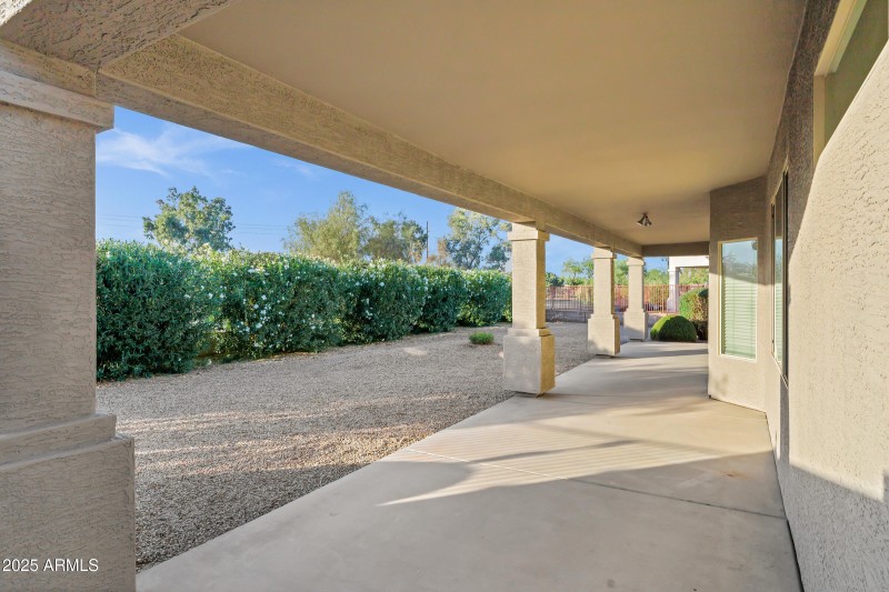 3640 E Torrey Pines Ln-38