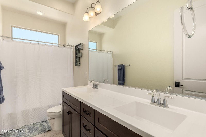 Upstairs Full Bath 2