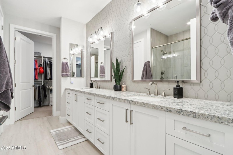 Primary On Suite Bath