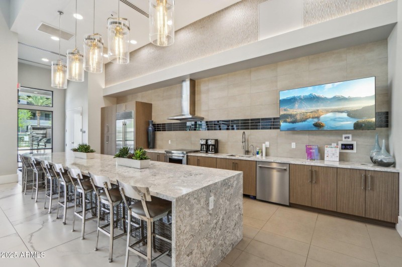 43-web-or-mls-E Deer Valley Dr-3105-906