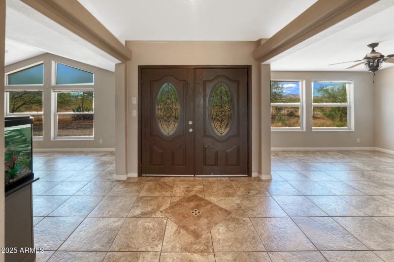 16012_2738 North Calle Tercero