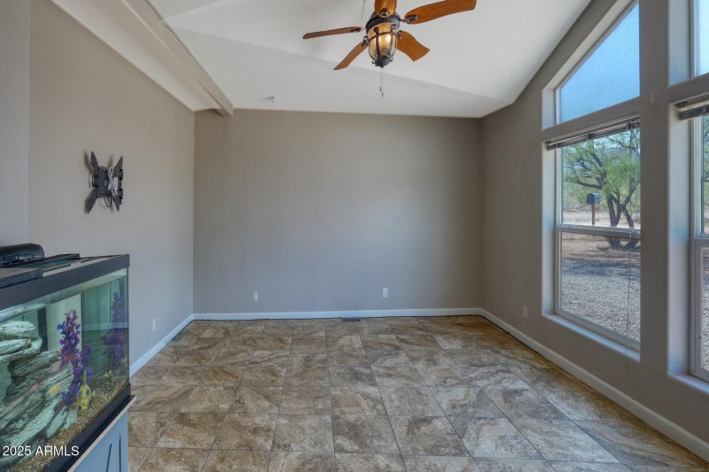 16016_2738 North Calle Tercero