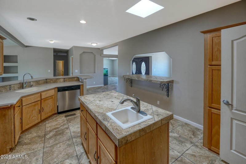 16303_2738 North Calle Tercero