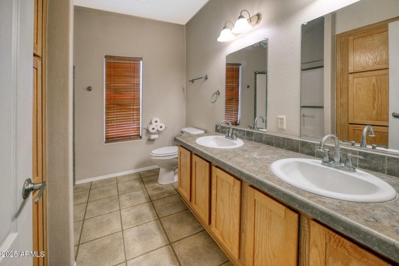 16520_2738 North Calle Tercero