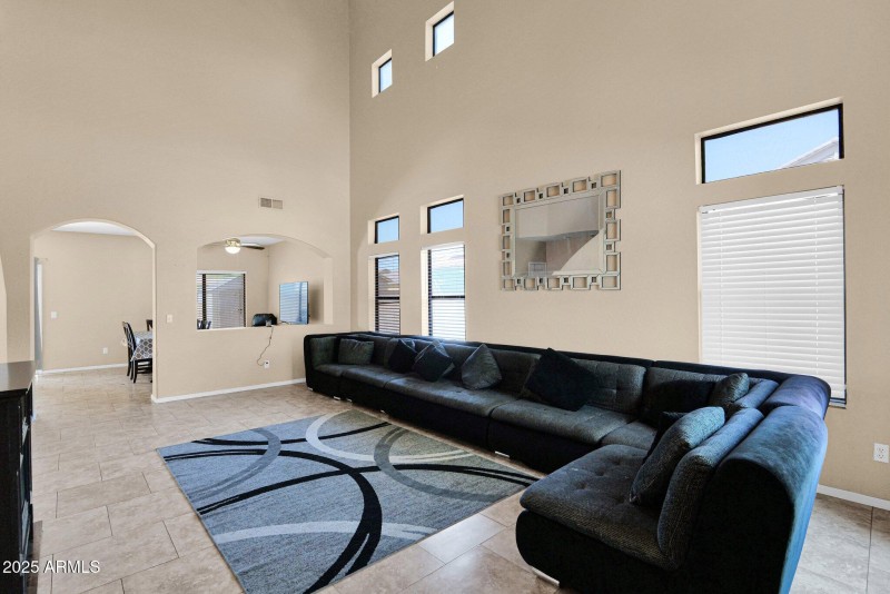 7-web-or-mls-P1222380