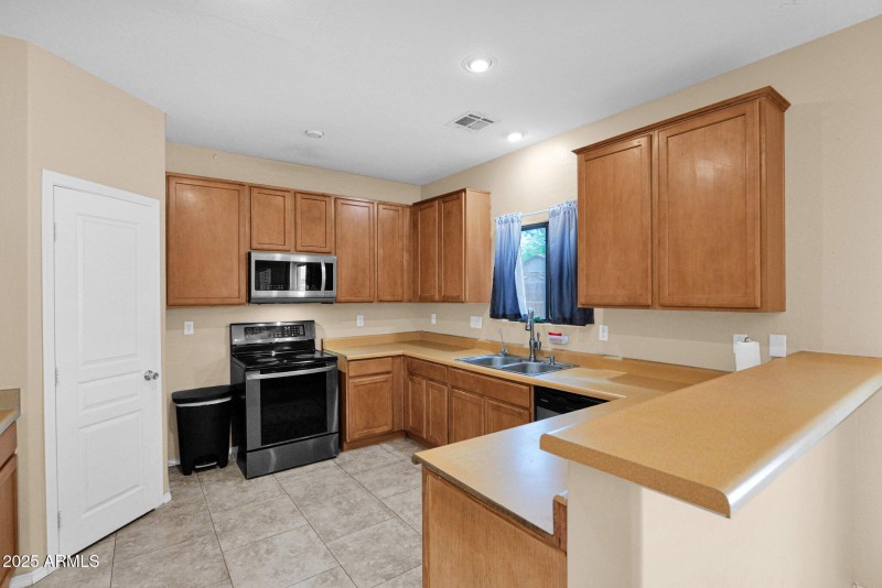 11-web-or-mls-P1222388