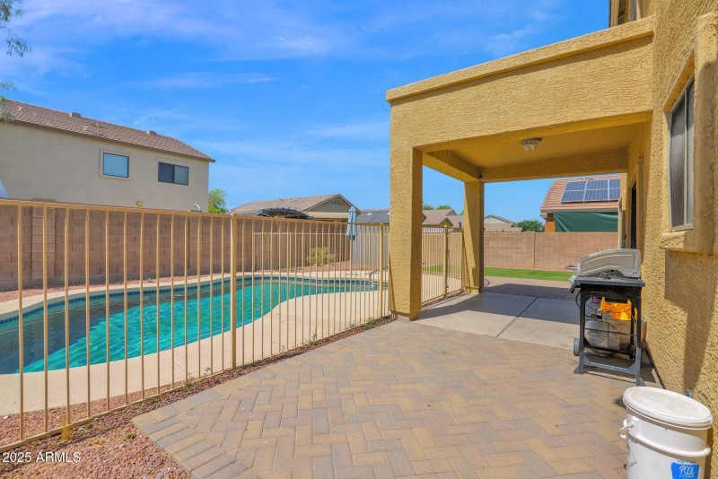 29-web-or-mls-P1222409