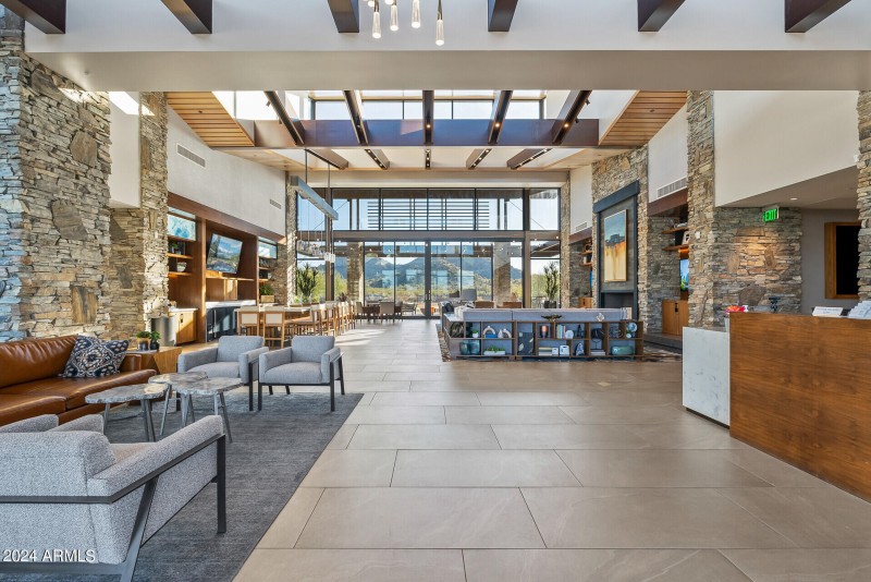 74_26568_W_Cat_Balue74_mls