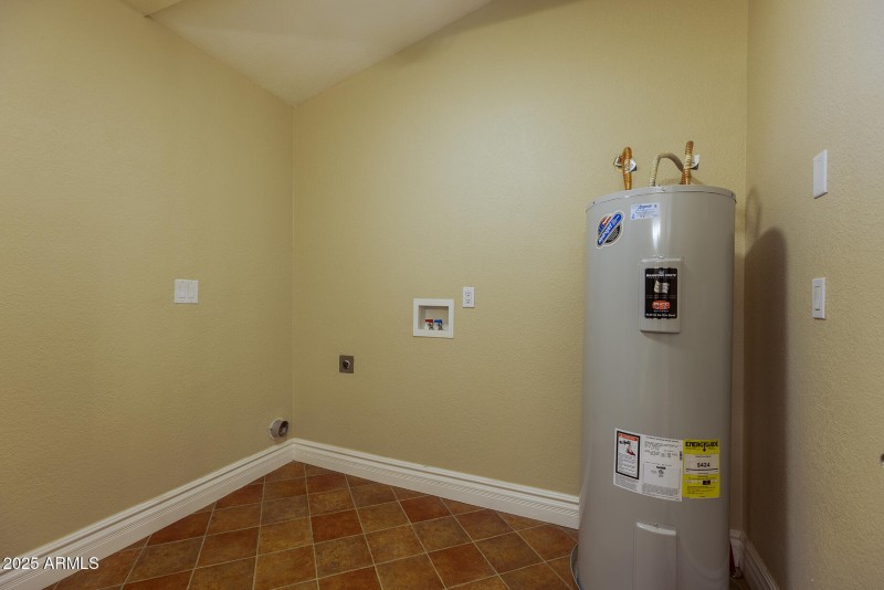 photo(28) 116 W Skyhook SL Staci 053125